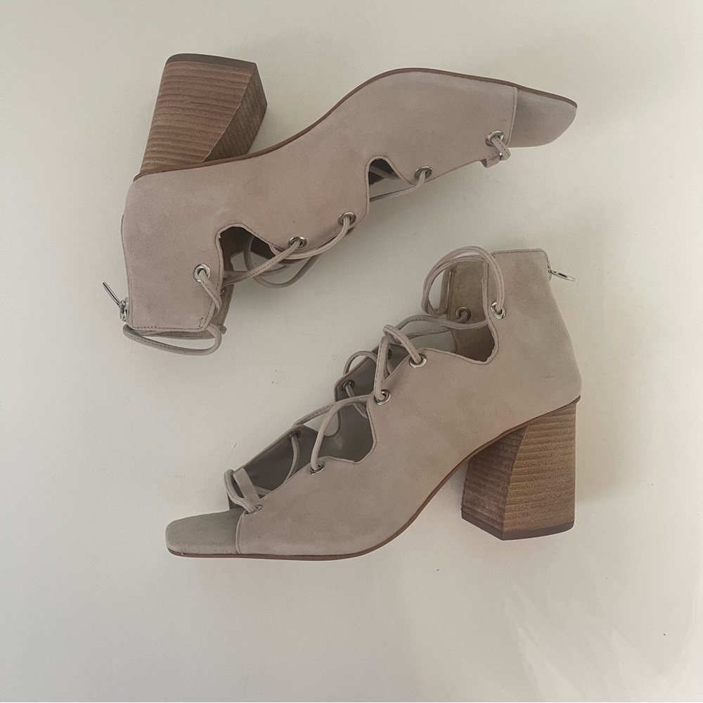 Vince Camuto Nahara Sandal In TIPSY TAUPE / New In Box - Picture 10 of 13